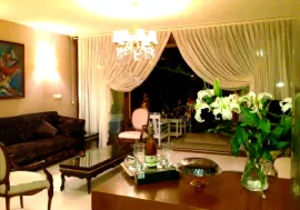 İzmir Alaçatı'da Kiralık Müstakil Havuzlu Villa