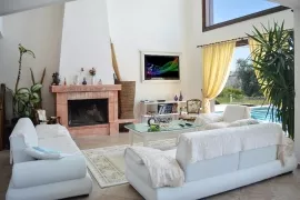 BODRUM YALIKAVAKTA LUKS  HAVUZLU VİLLA 