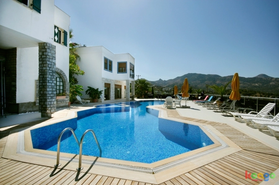 MUĞLA BODRUM YALIKAVAK’TA DENİZ MANZARALI ULTRA LÜKS KİRALIK VİLLA