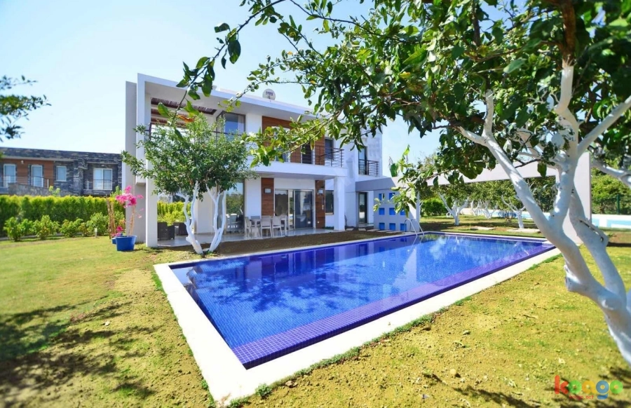 MUĞLA BODRUM TÜRKBÜKÜ`NDE ÖZE HAVUZLU KİRALIK LÜKS TATİL VİLLASI