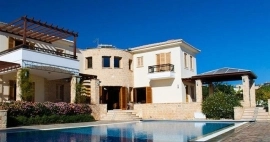 Antalya Konyaaltın da Lüks  Havuzlu Kiralık Villa
