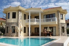 İzmir ceşme de lüks  havuzlu kiralık villa