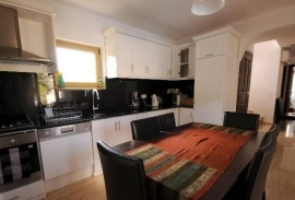 İzmir Çeşme'de Haftalık Kiralık Özel Havuzlu Lüks Villa