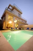 Antalya Konyaaltında lüks  havuzlu kiralık villa