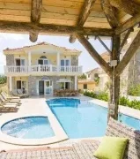 İzmir ceşme de tatil keyfi özel havuzlu ful eşyalı kiralık 